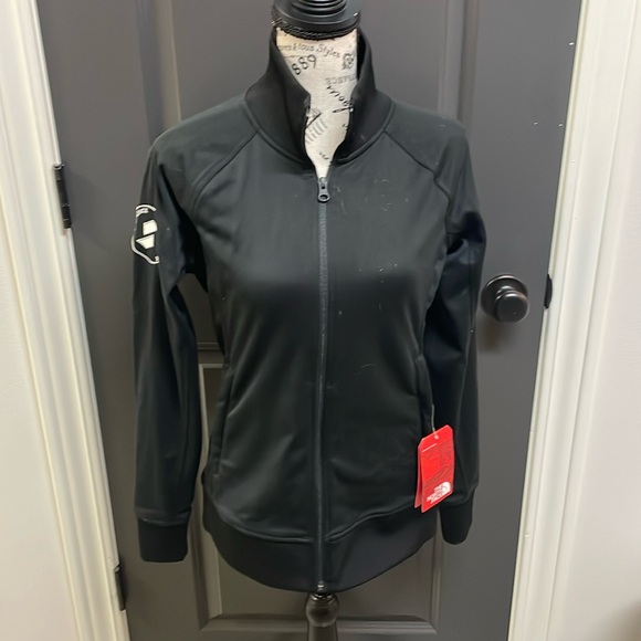 The North Face Jackets & Blazers - The North Face women’s size med jacket
148
